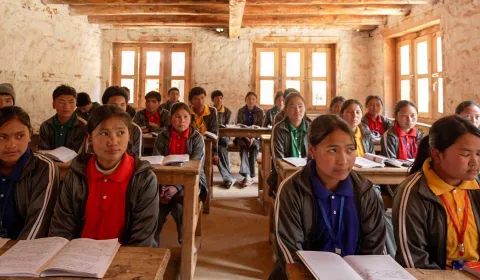 Barn på skole i Nepal